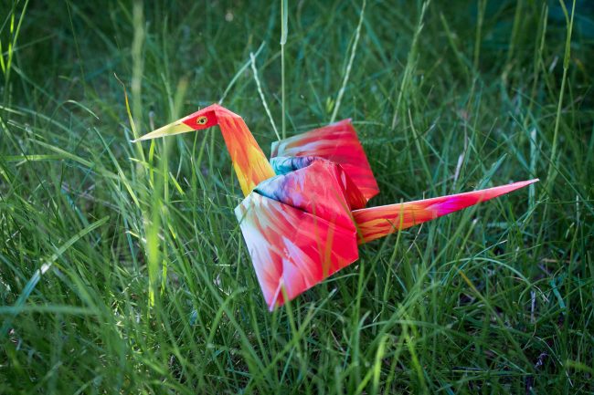 grulla de papel de colors degradado