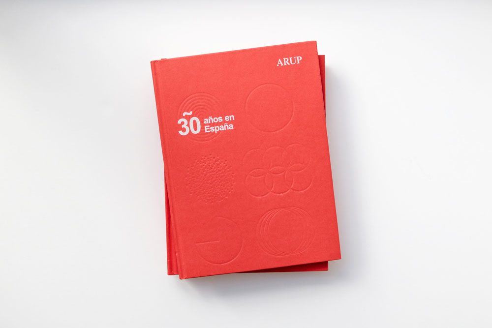 Un libro que celebra los 30 años de Arup en España